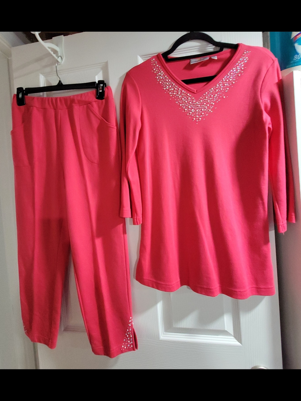 Like New-Vibrant pink Quacker Factory two-piece set. Top has 3/4 sleeves, XXS